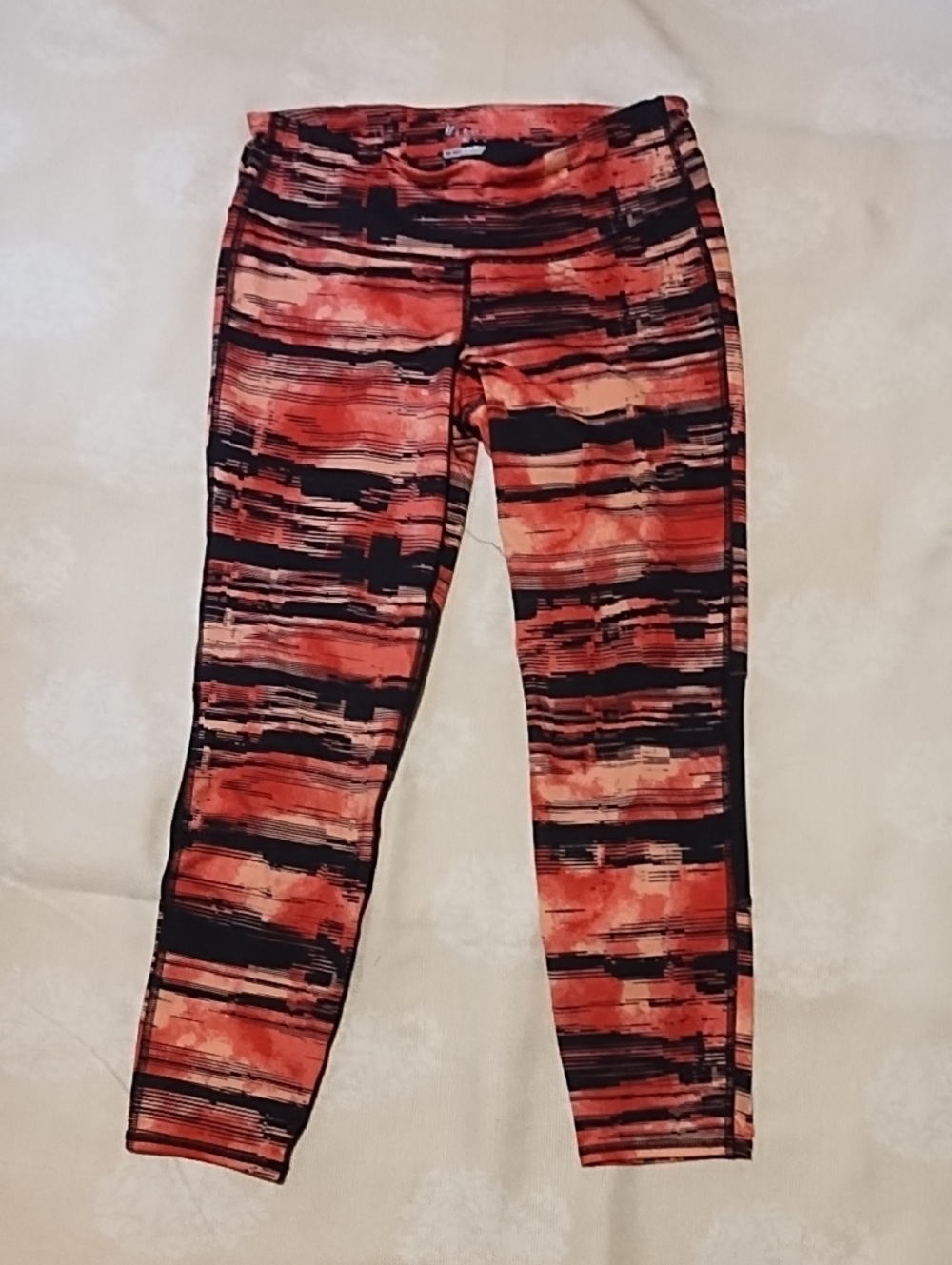 Old Navy Red and Black Abstract Print Leggings
